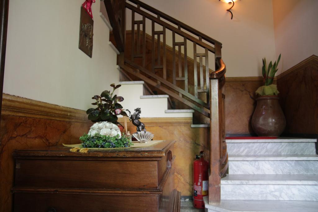 B&B Casa Carla Pinerolo Luaran gambar